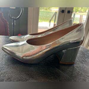 Matt and Nat VEGAN Sibyl Chrome Chunky Heel Shoes Size 7- Barely worn